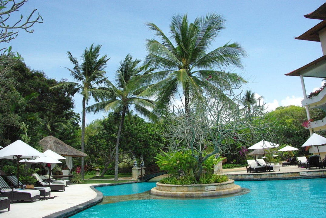 Pool im hinteren Garten der Anlage The Laguna A Luxury Collection Resort & Spa