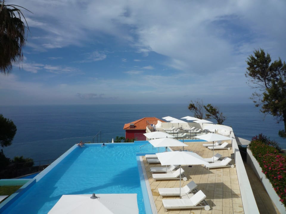 Poolanlage  mit blick auf Horizont  Hotel Estalagem da Ponta do Sol