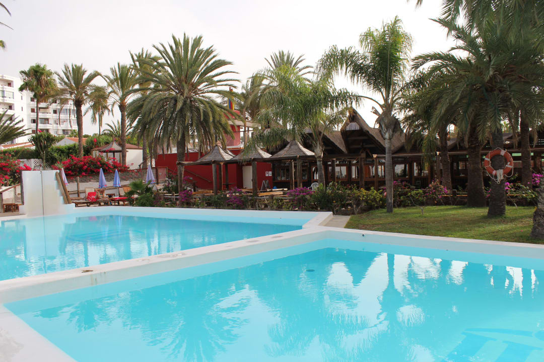 Gepflegter Pool  HL Miraflor Suites Hotel