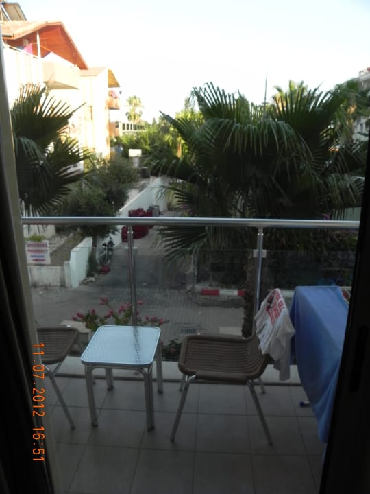 Zimmerbalkon, ohne direkte Sonneneinstrahlung. Trendy Side Beach Hotel - Adults only