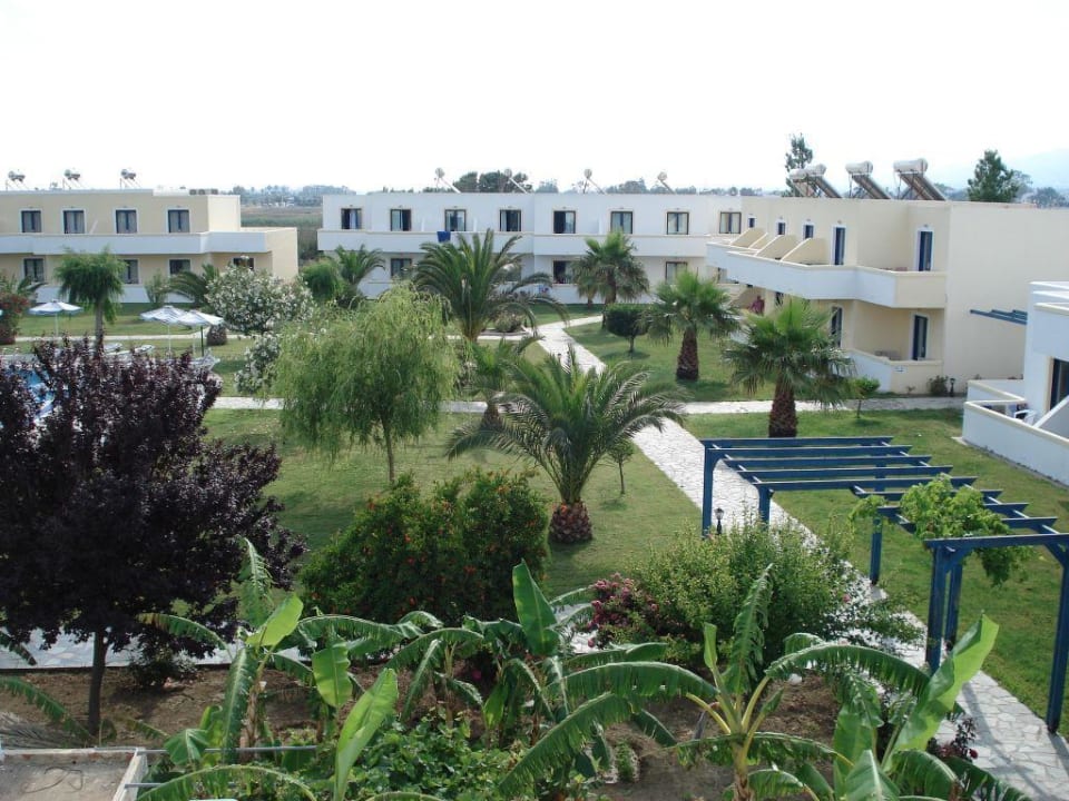 Blick auf die Hotelanalge Hotel Esperia