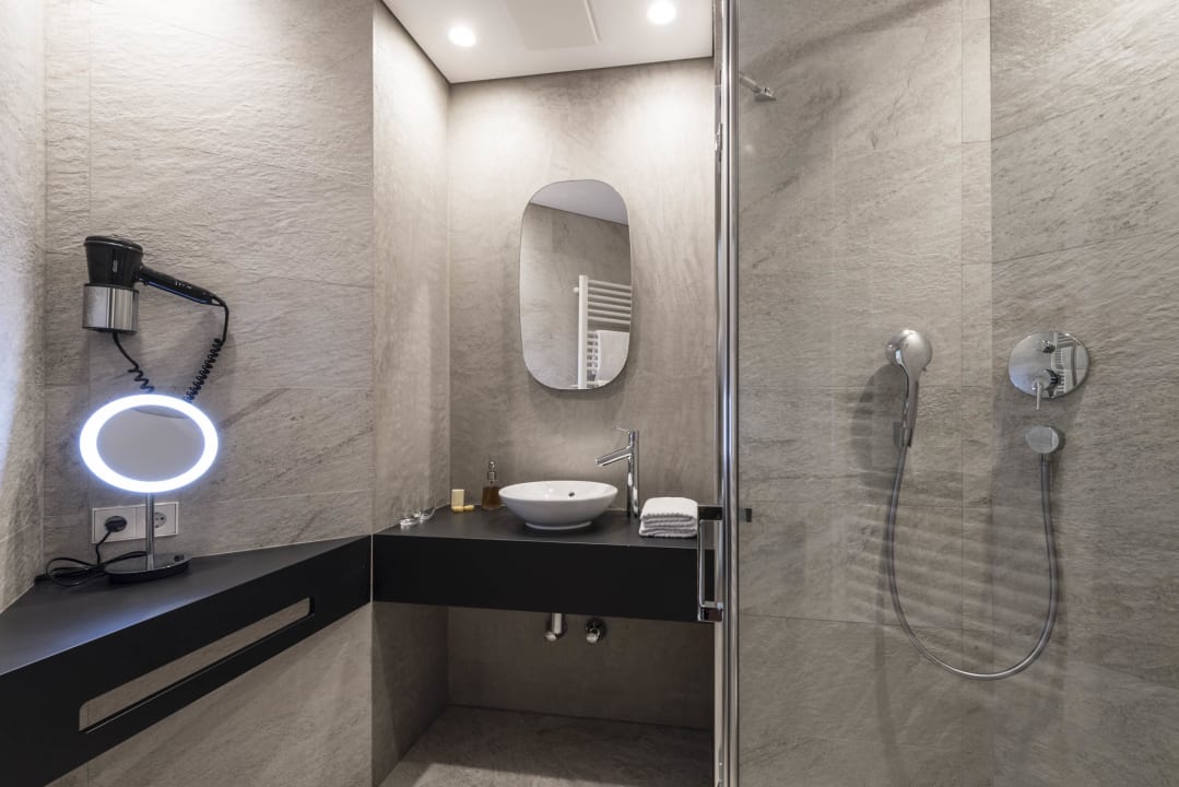 Zimmer Strasserwirt - Ansitz zu Tirol