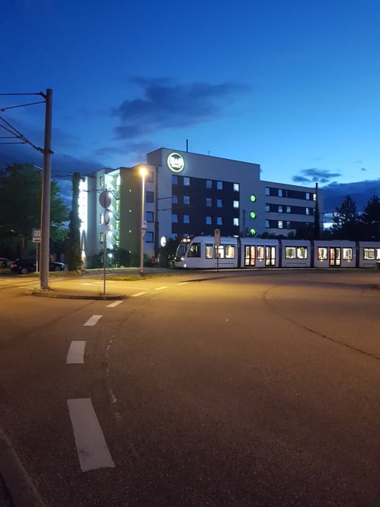 Außenansicht B&B Hotel Freiburg-Süd