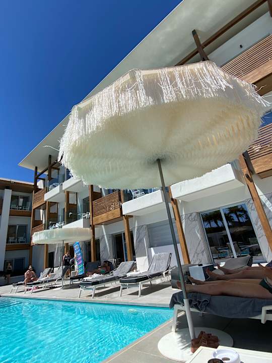 Außenansicht Enorme Ammos Beach Resort