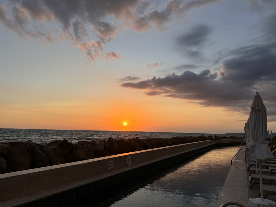 Pool Gold Island Selected