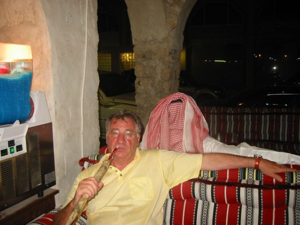 Sisha und Tschai im Coffee Shop - Souk Doha Sharq Village & Spa, a Ritz-Carlton Hotel