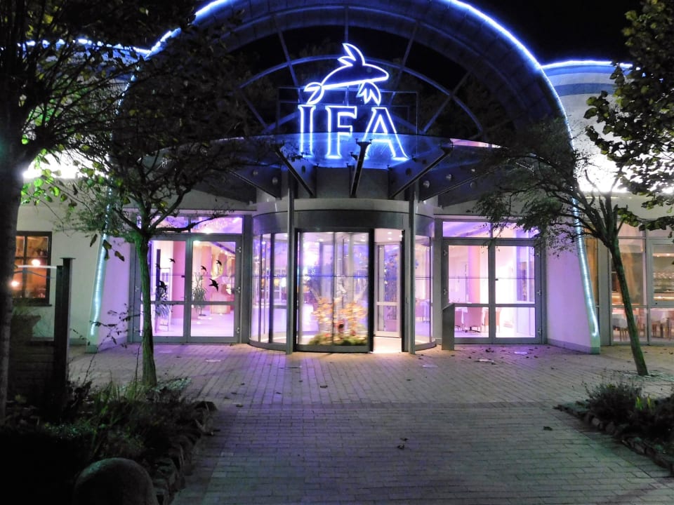 Eingang hinten IFA Rügen Hotel & Ferienpark