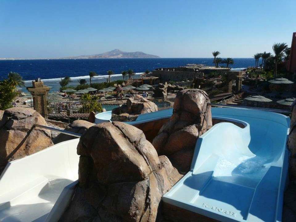 Kaskadowe baseny hotelu Hotel Hauza Beach Resort