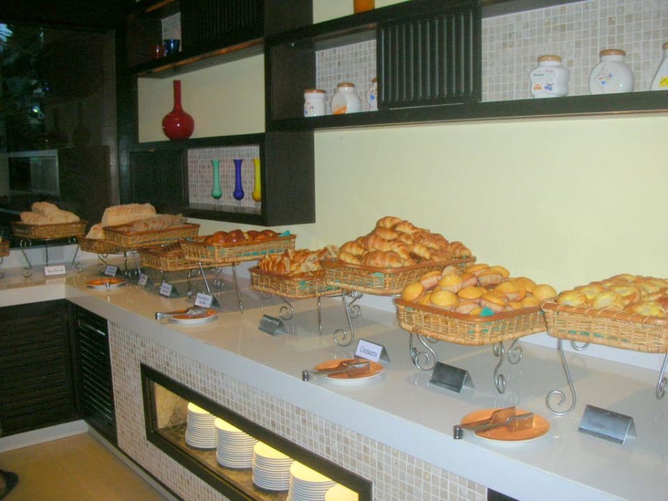 Brotbuffet Courtyard by Marriott Phuket, Patong Beach Resort