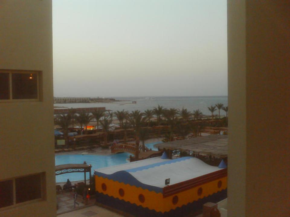 Blick zum Schwesterhotel Le Jardin Aqua Park Resort