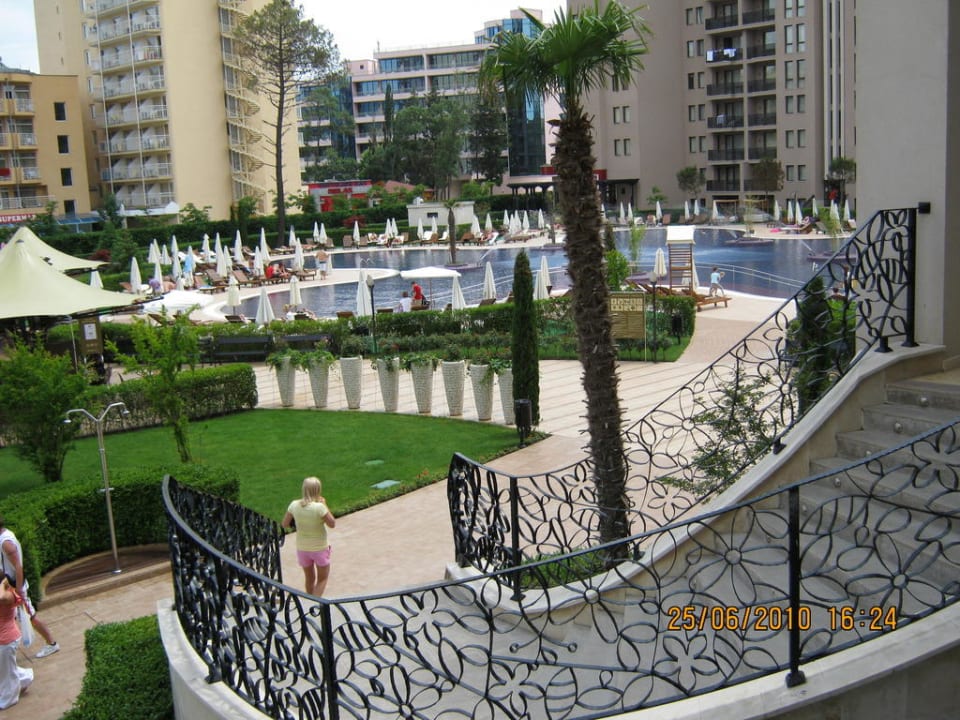 Выход на территорию Barceló Royal Beach