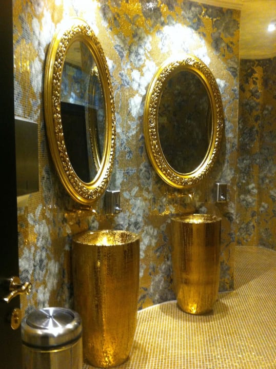 Dubai like! Azura Deluxe Resort & Spa Hotel