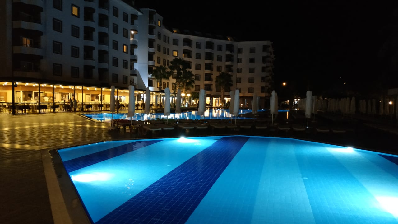 Pool Hotel Royal Garden Beach