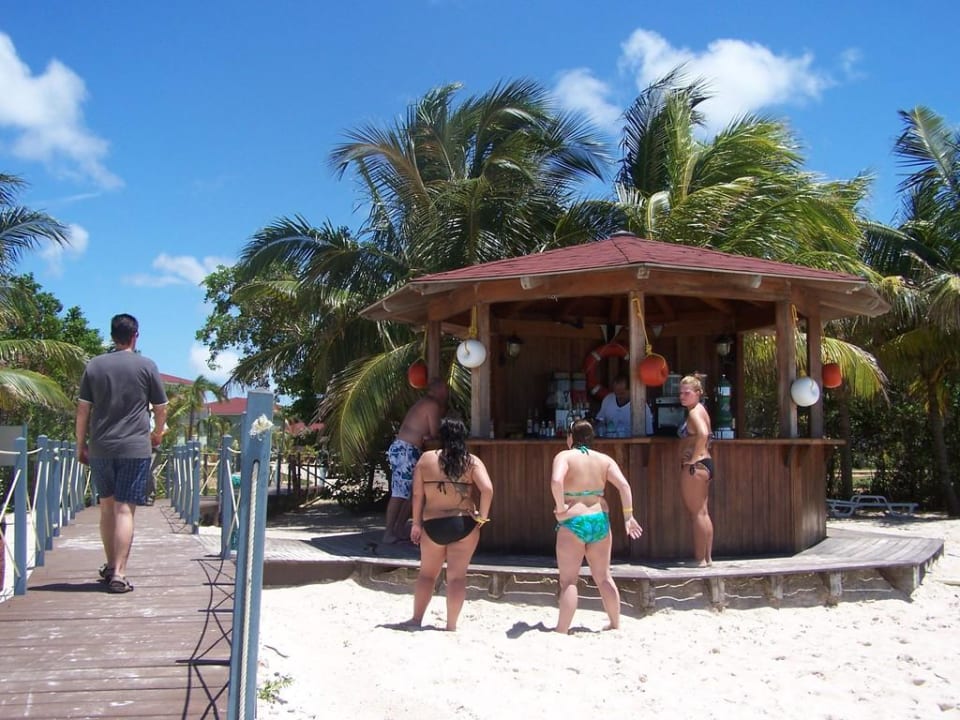 Bar Memories Caribe Beach Resort