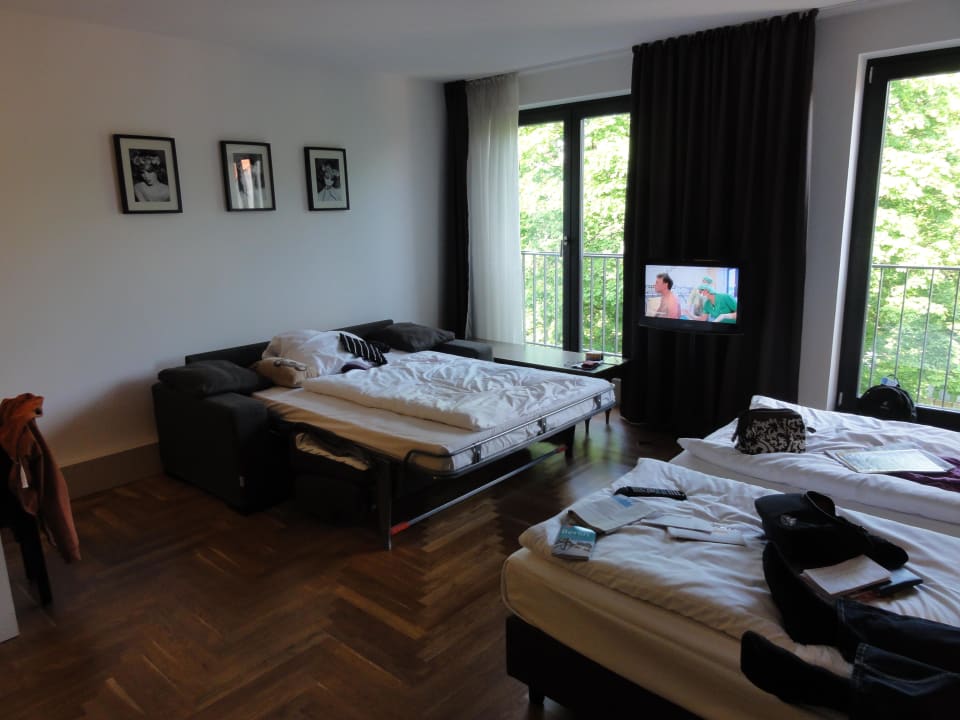 Couch als zusätztliches Bett für dritte Person Hotel AMANO