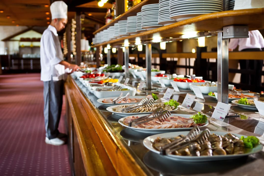 Мраморный Yalta Intourist Hotel