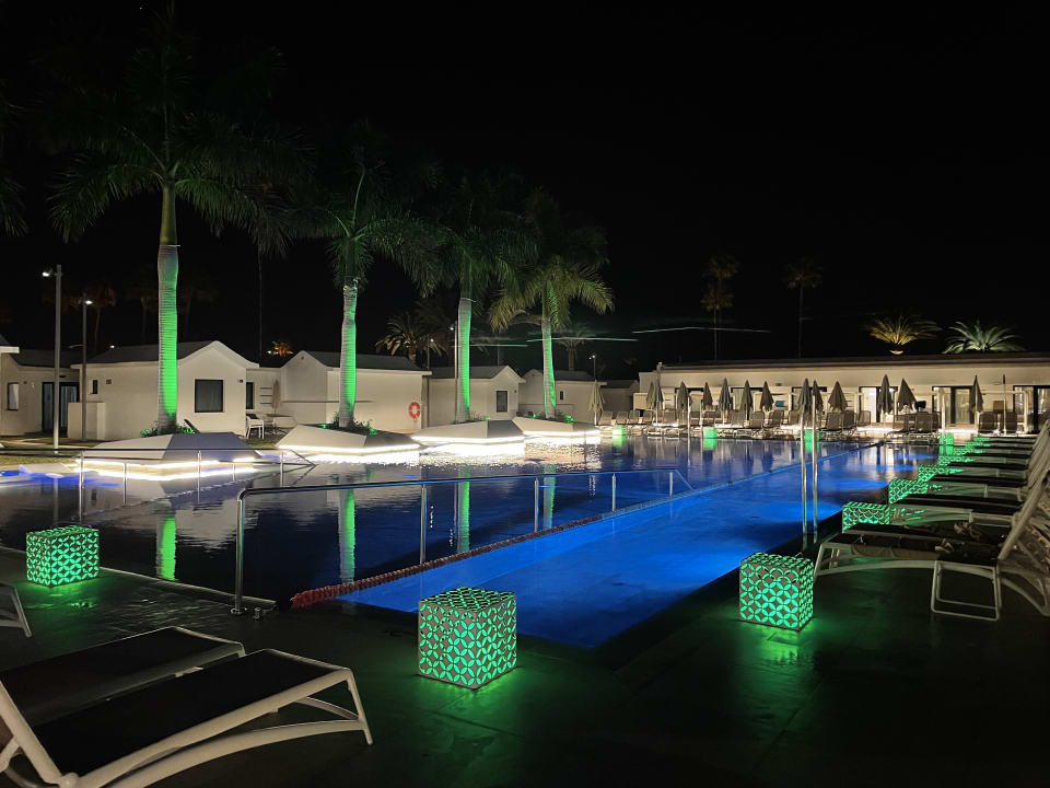 Pool Club Maspalomas Suites & SPA