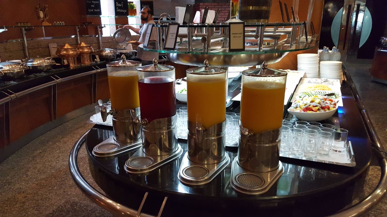 Buffet beim Frühstück Hilton Dubai Jumeirah
