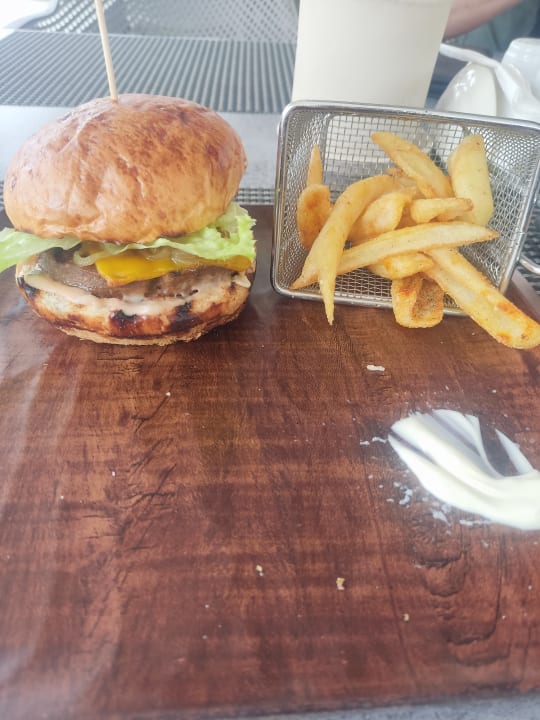 Gastro Can Garden Beach