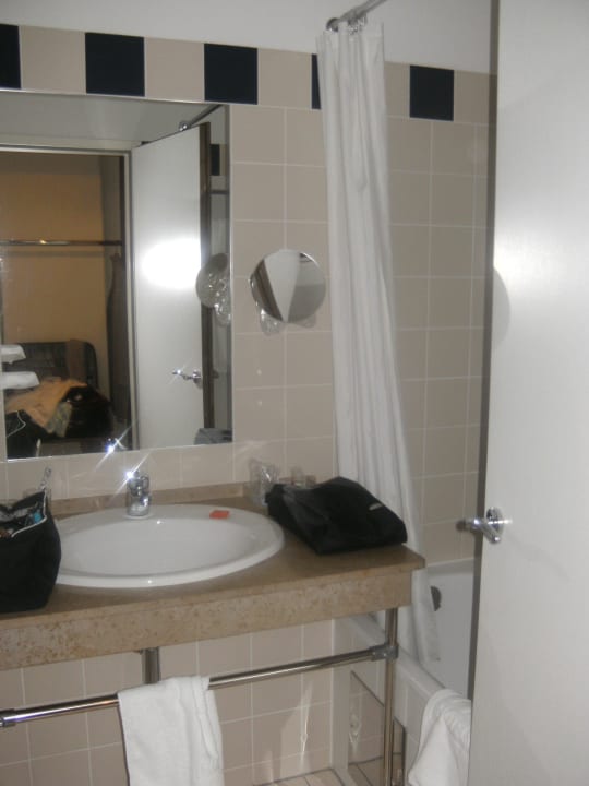 Badezimmer mit Wanne NH Wien Belvedere