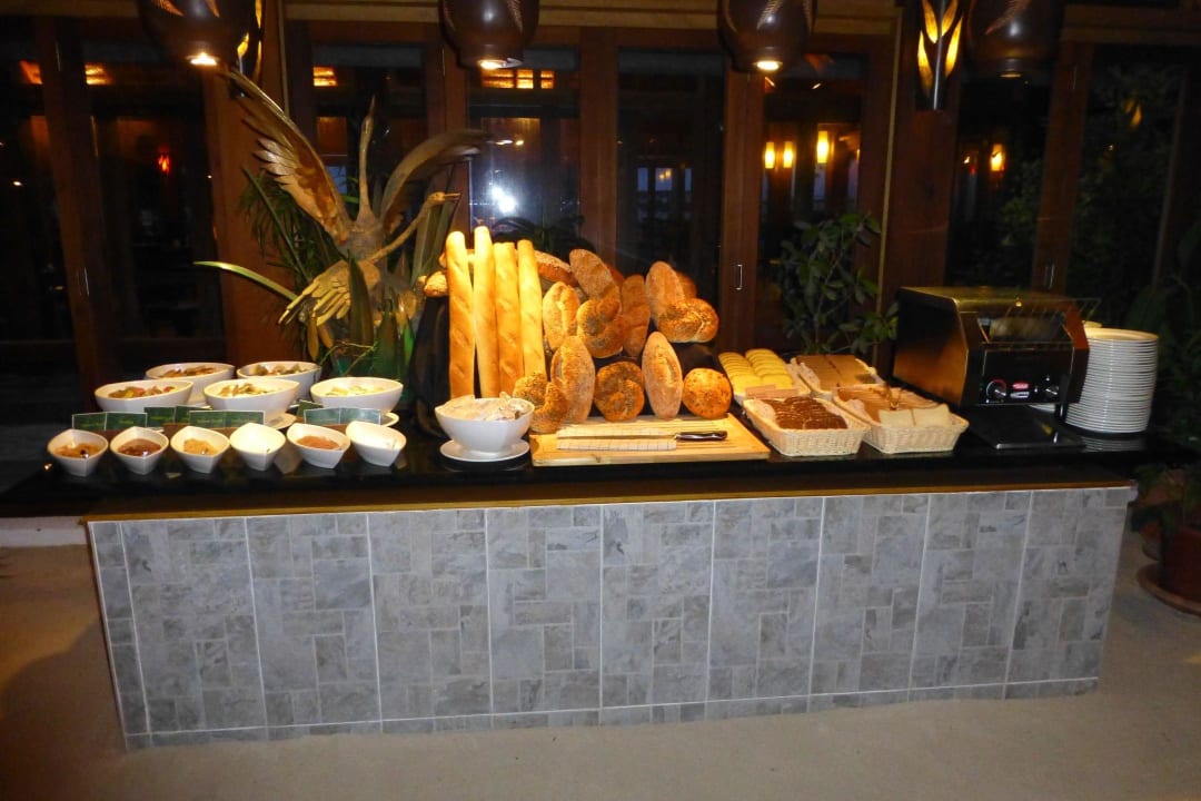 Frühstücksbuffet Vilamendhoo Island Resort & Spa