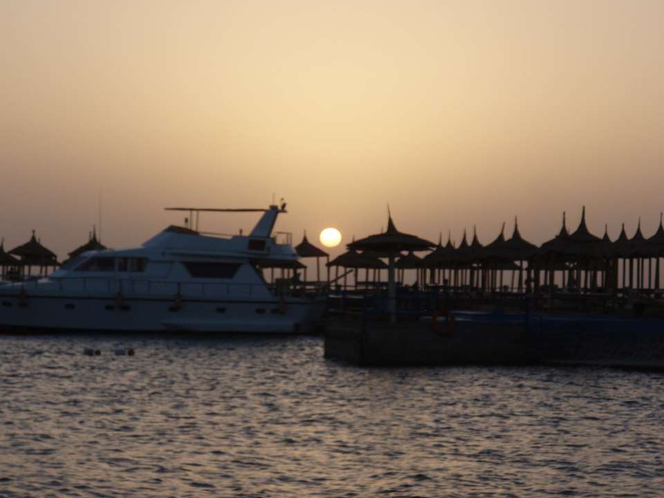 Ausflugsschiff Beach Albatros Resort