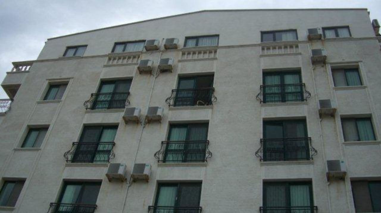 Von aussen noch ganz okay Hotel Kalif