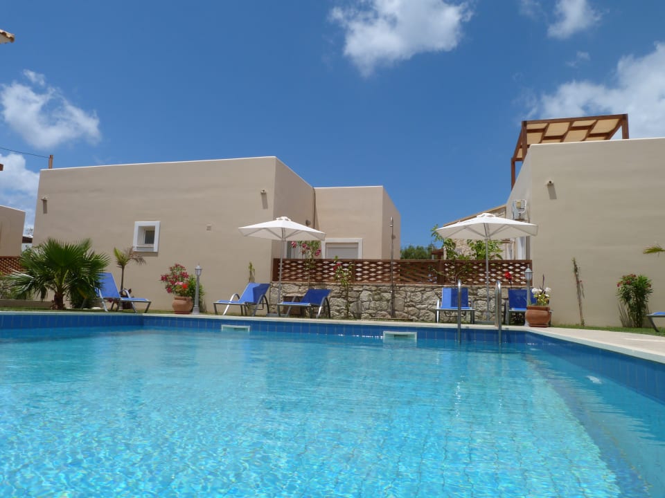 Pool Azure Beach Villas