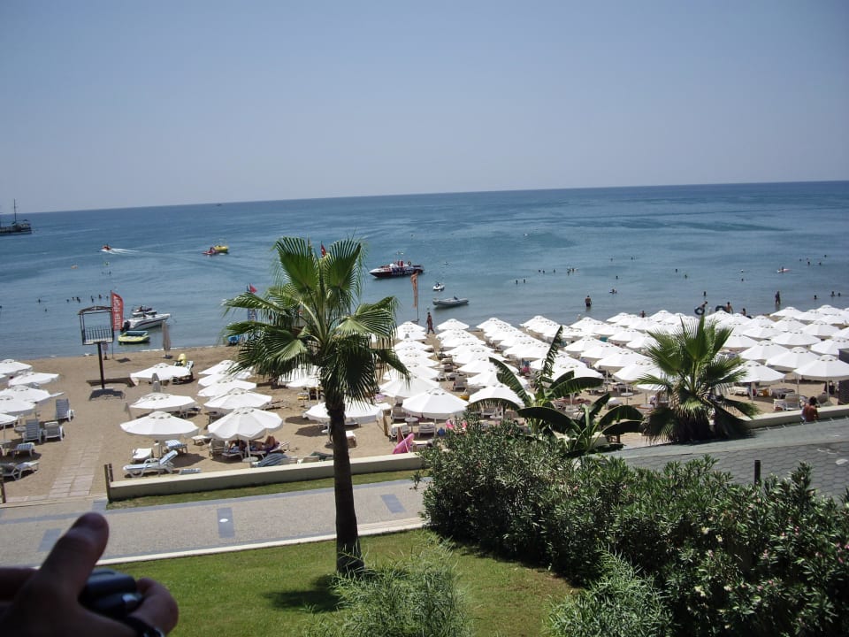 Strandbereich vor Strand Bar Horus Paradise Luxury Resort & Club