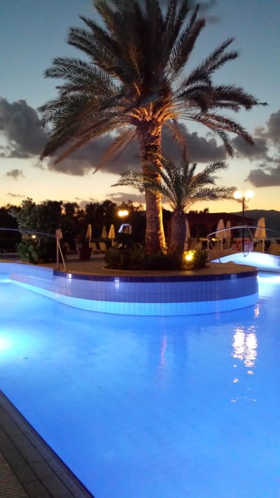 Pool Hydramis Palace Beach Resort