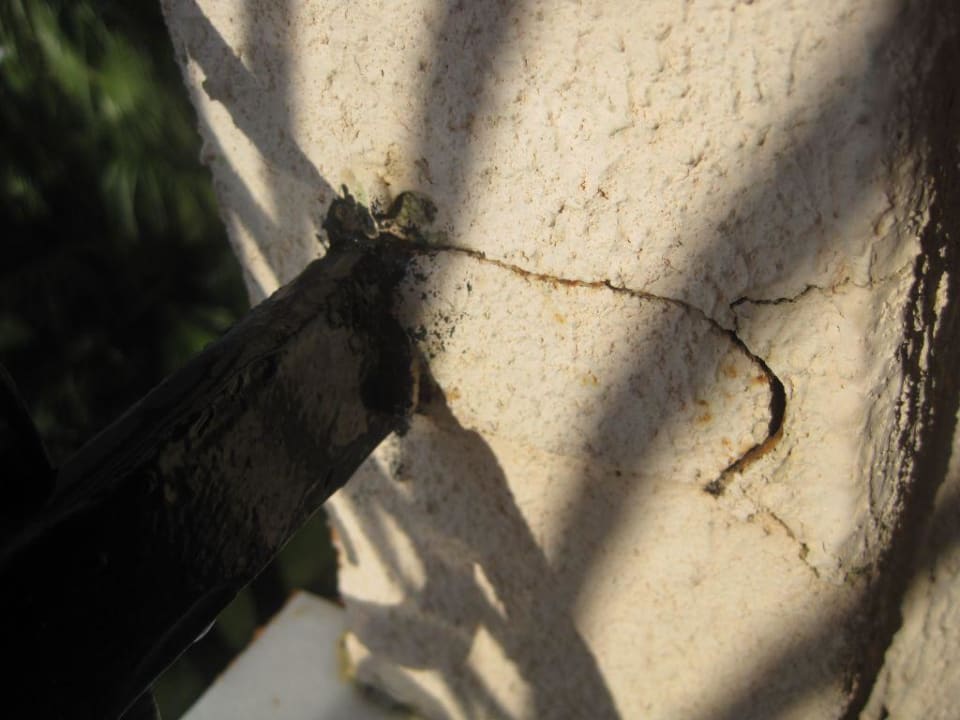 Balkongeländer ist nicht sicher Club Turtas Beach Hotel