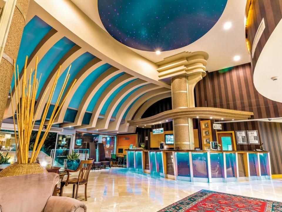 Lobby Hotel Grand Cettia