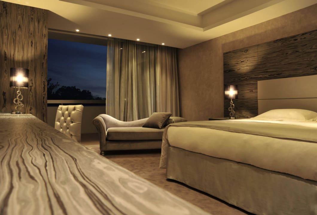 King Suite Adams Beach Hotel