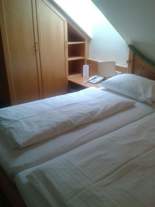 Elternschlafzimmer im Gaubenzimmer Aldiana Club Schlanitzen Alm