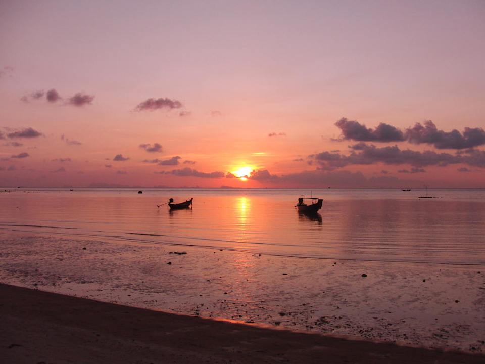 Sonnenuntergang am Strand Long Bay Resort Koh Phangan