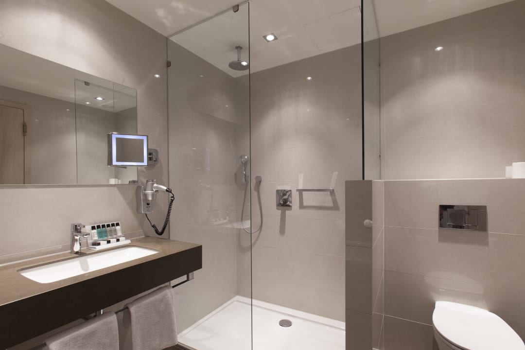 Badezimmer Comfort  Van der Valk Hotel Düsseldorf
