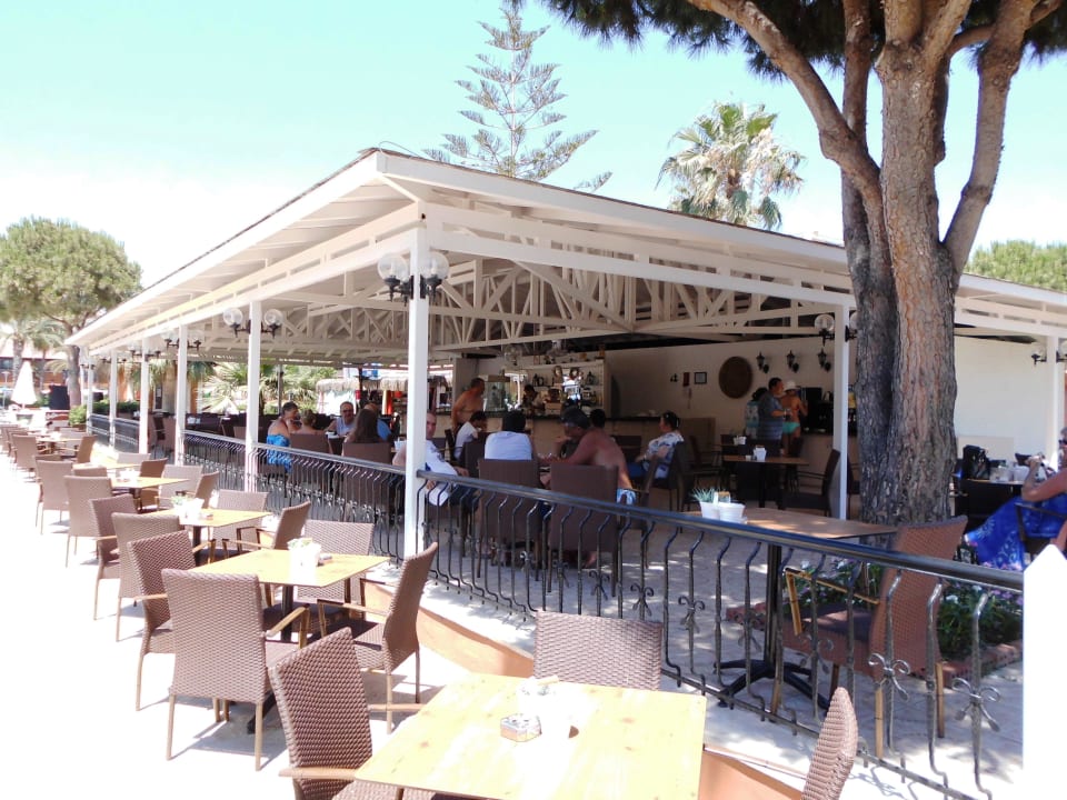 Außenbar am Pool Club Turtas Beach Hotel