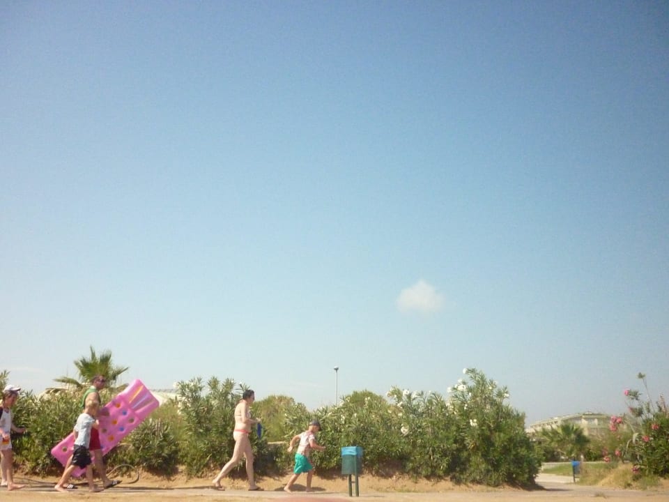 Blick vom Liegestuhl ;) VONRESORT Golden Beach