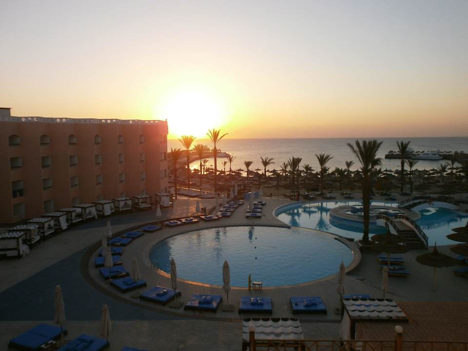 Morgens Beach Albatros Resort