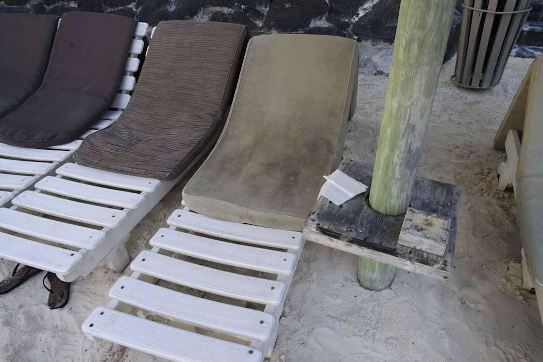 Auf diesen Auflagen möchte man nicht liegen!!! Veranda Palmar Beach Hotel