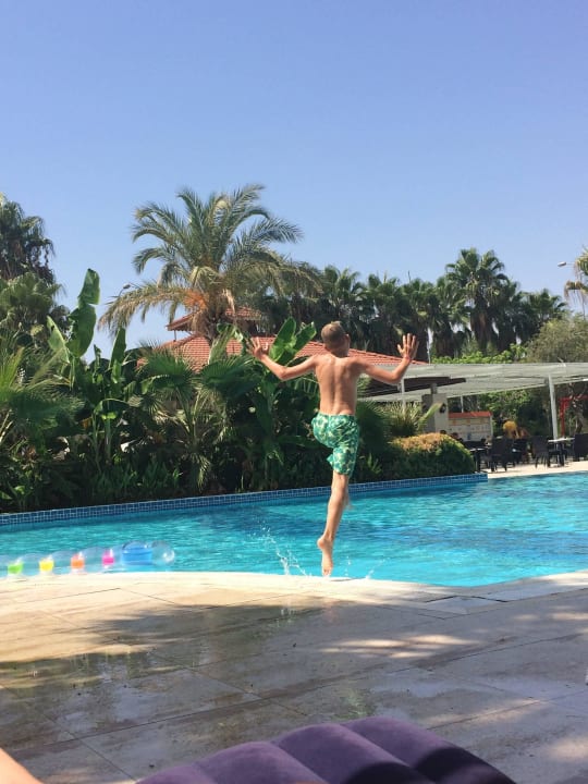 Badespass am Pool  Hotel Süral Resort