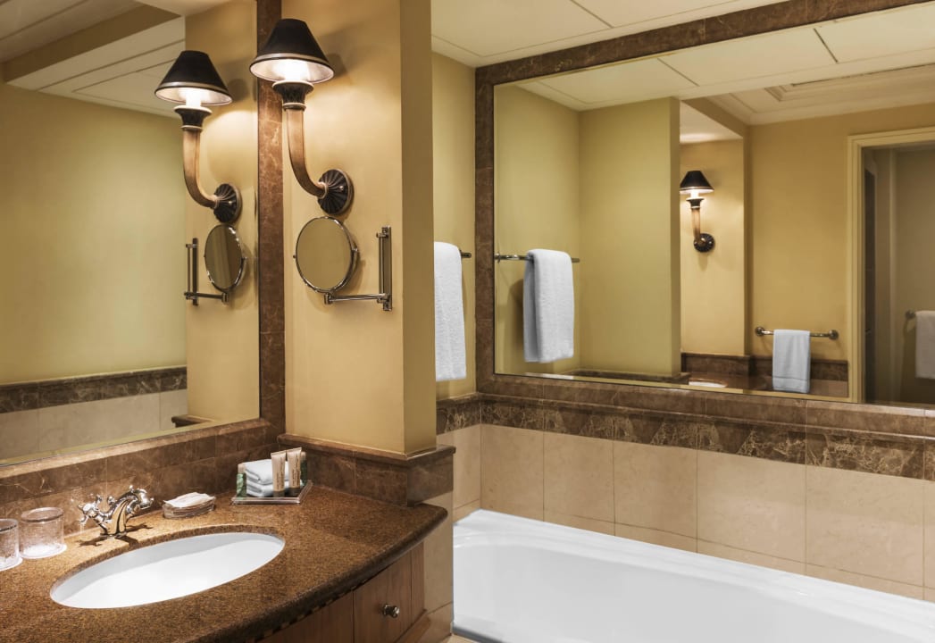 Club Room Badezimmer Le Royal Méridien Beach Resort & Spa Dubai