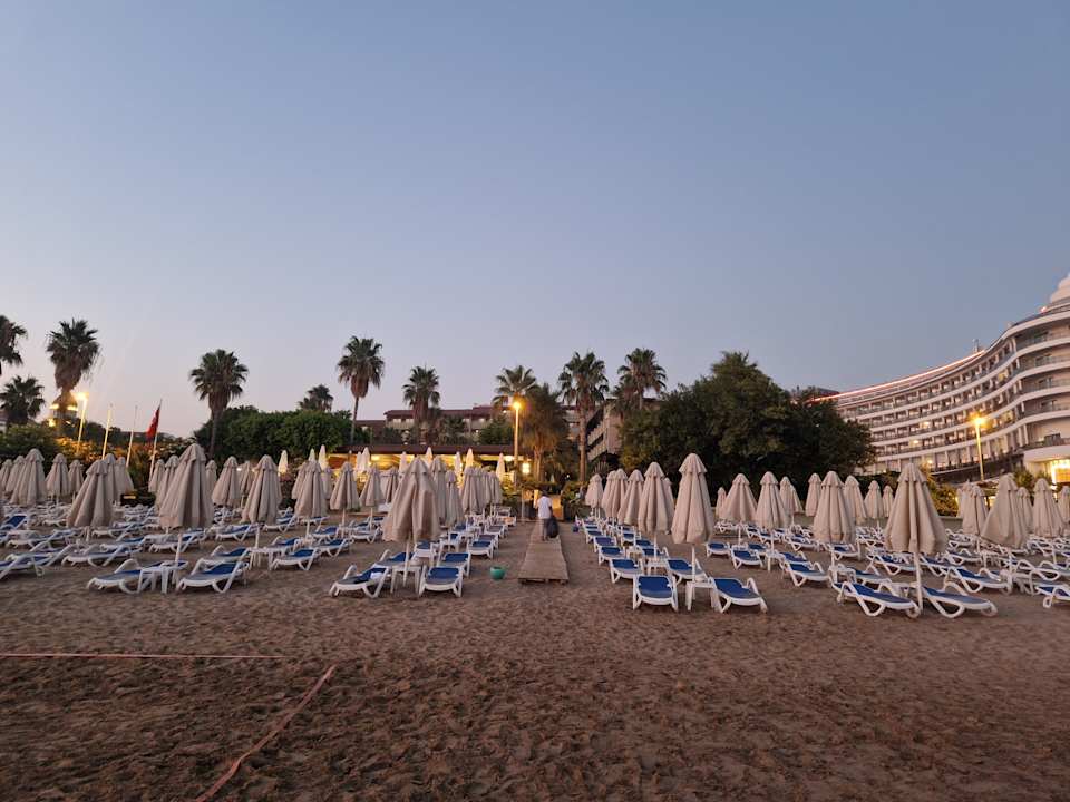 Strand Hotel Grand Side