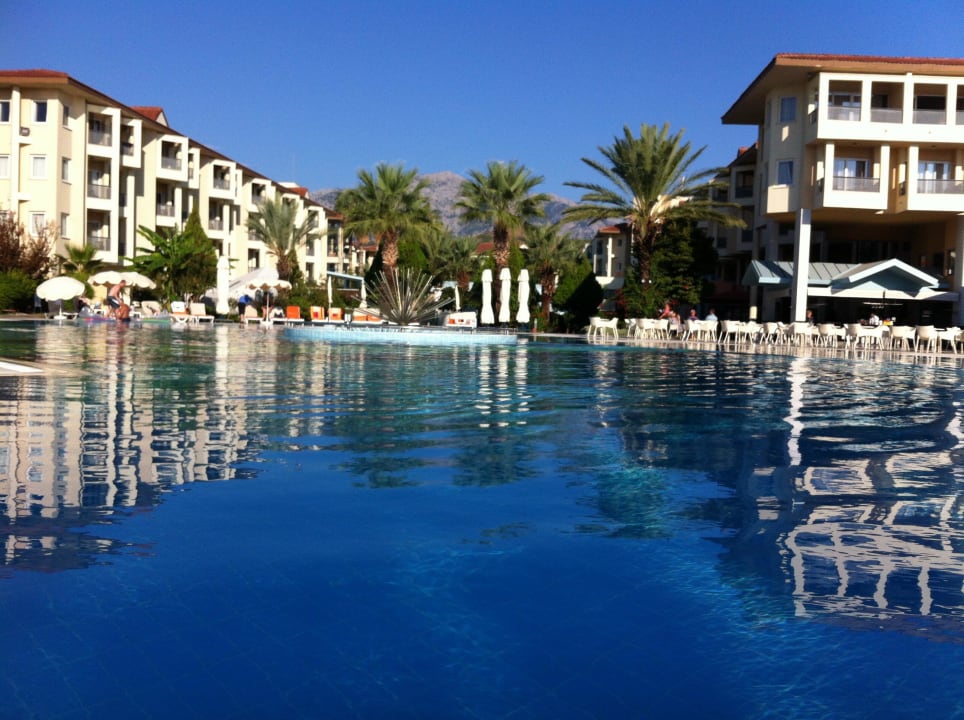 Strahlend blauer Himmel über dem Le Jardin! Le Jardin Resort