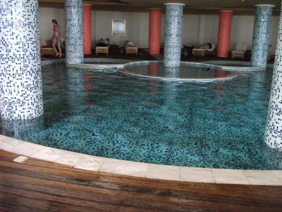 Innenpool im Nebengebäude ( z. Horizon gehörig) Hotel Kalithea Horizon Royal