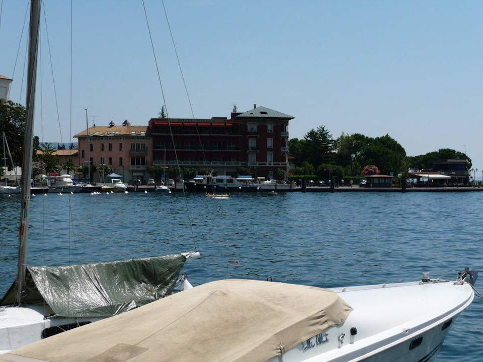 Außenansicht Hafen/Seepromenade Hotel Milano
