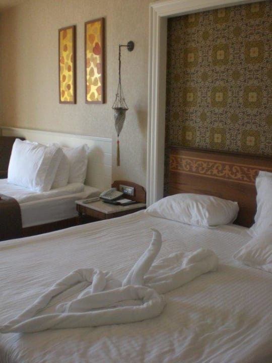 Viel Platz im großem und bequemem Bett Güral Premier Tekirova