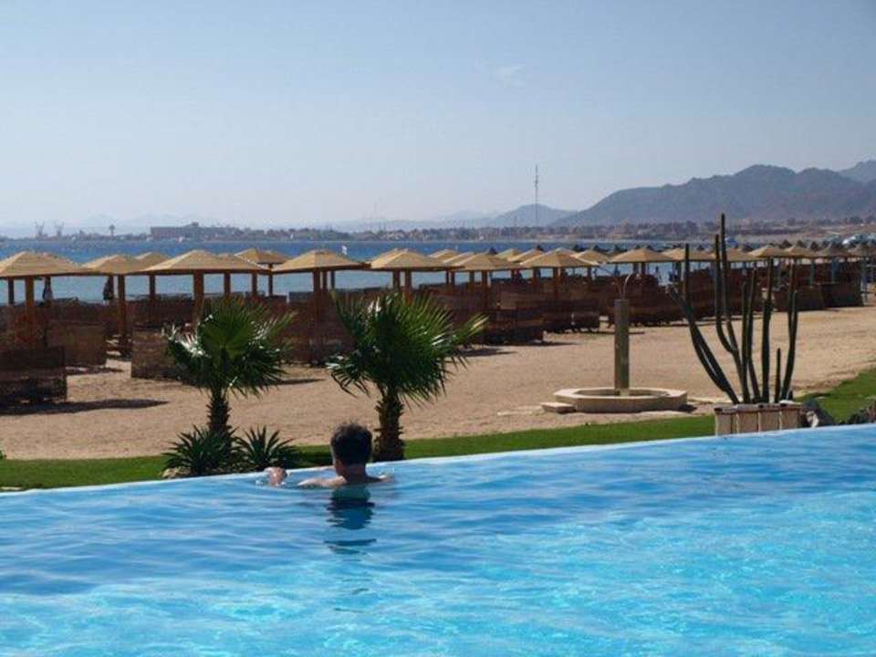Blick vom Pool auf den Strand Shams Prestige Abu Soma-Adults Only