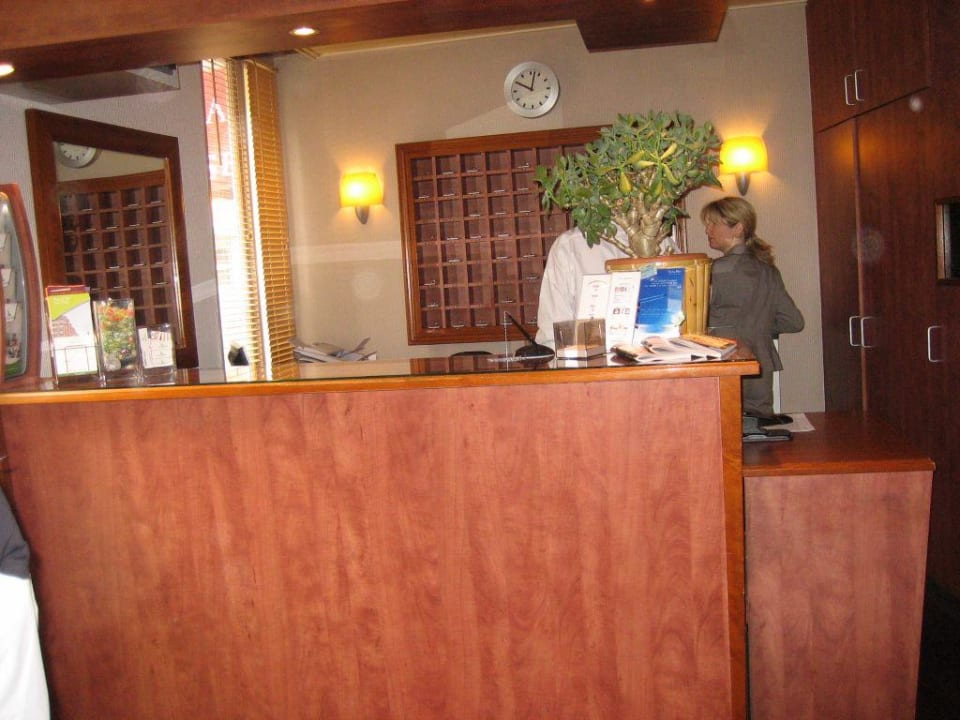 Rezeption Hotel Campanile Paris 15 - Tour Eiffel