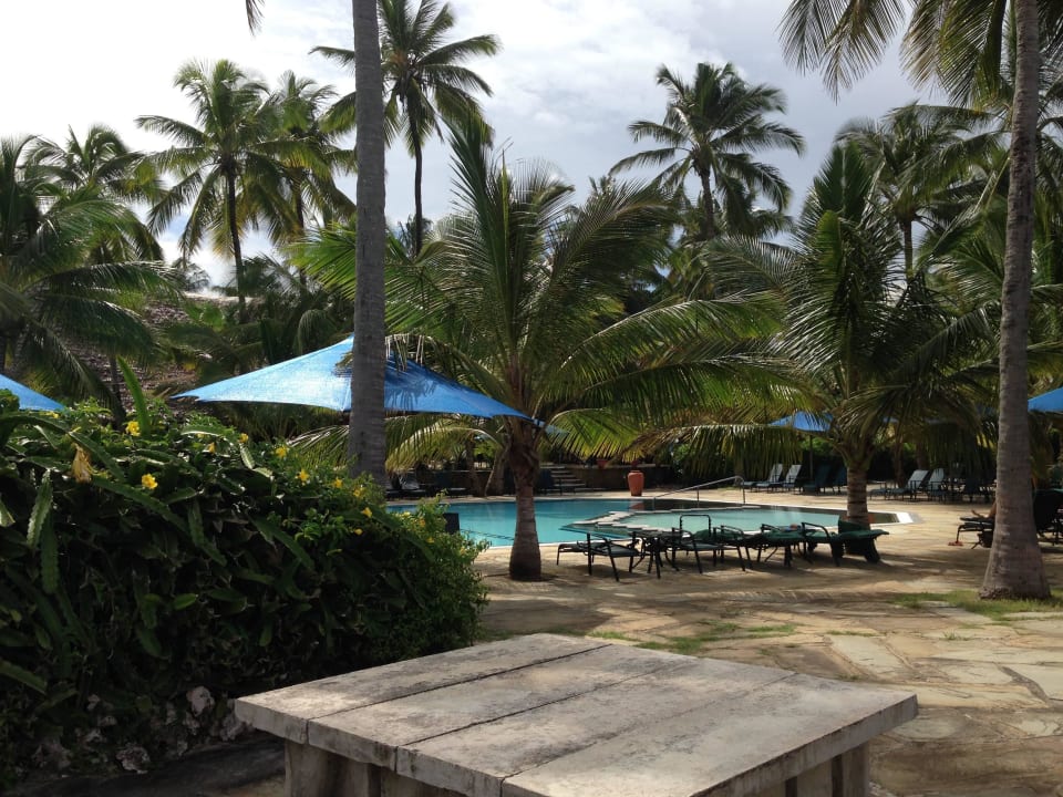 Der schöne Pool und der tolle Garten  Bahari Beach Hotel
